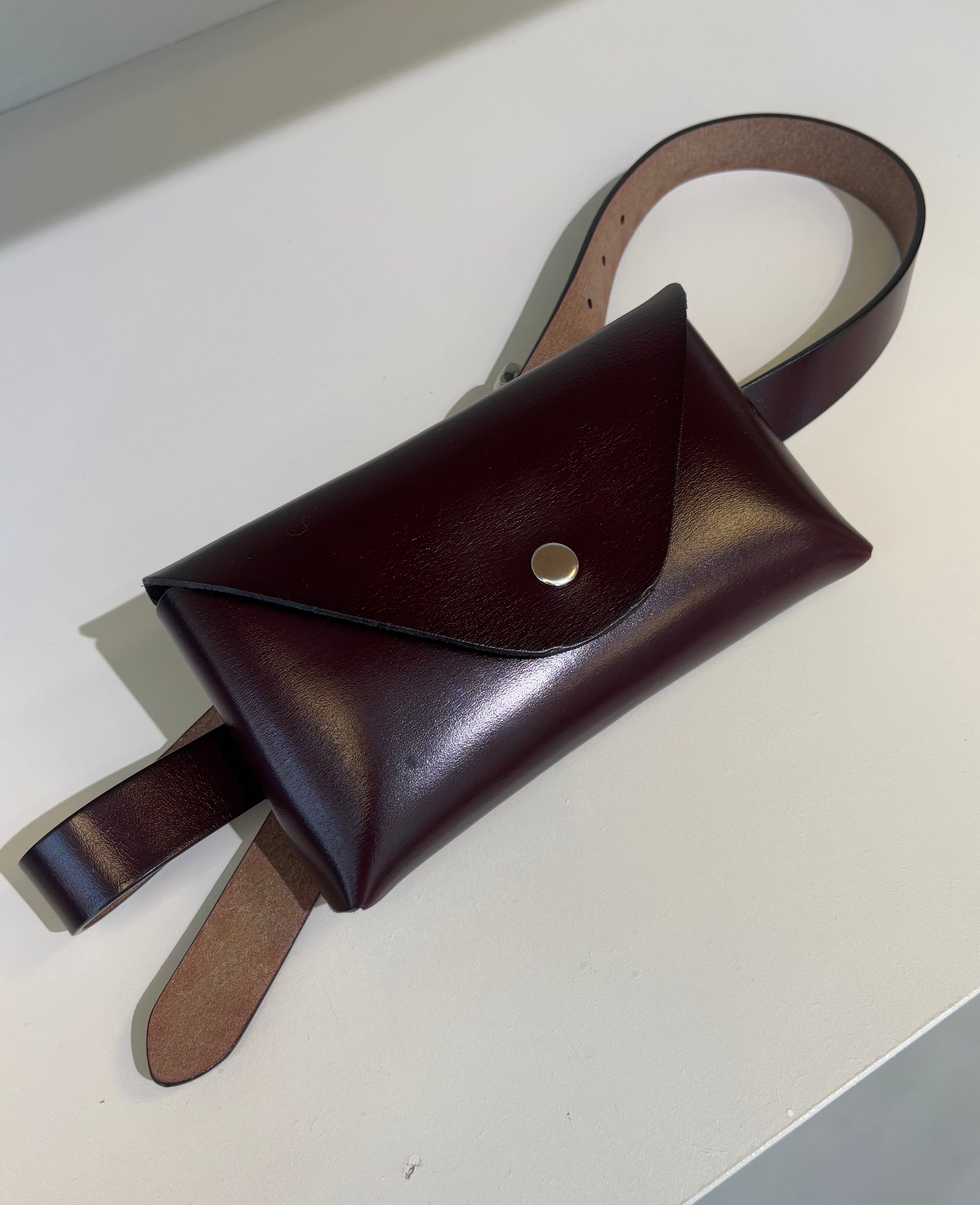 Taia belt bag, dark brown/burgundy