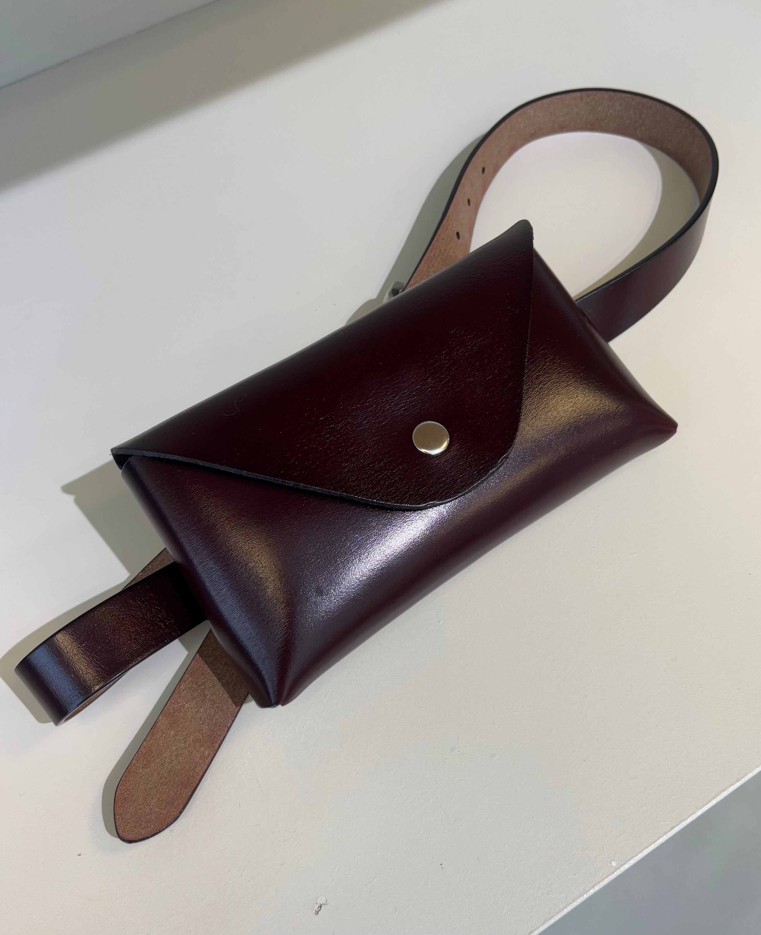 Taia belt bag, dark brown/burgundy
