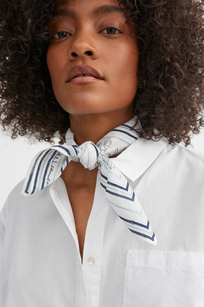 Classic Scarf 55x55, Light cream/Blue