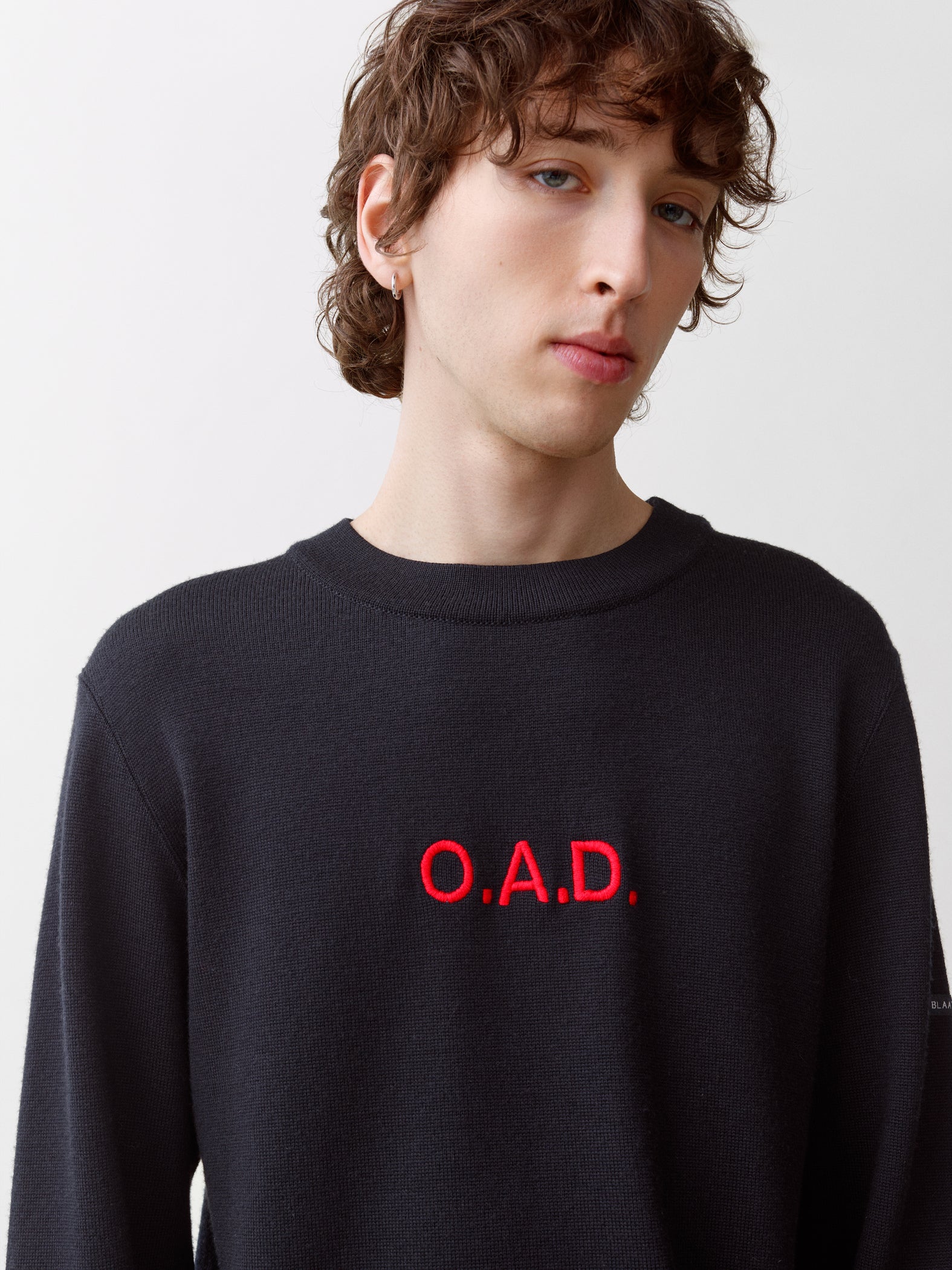Blaatrøie No. 1, Navy / Red embroidery