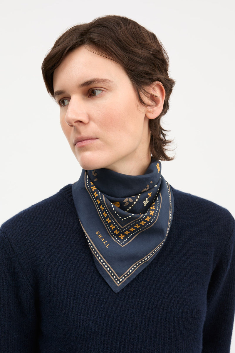 Skall floral scarf 55x55, Midnight Navy