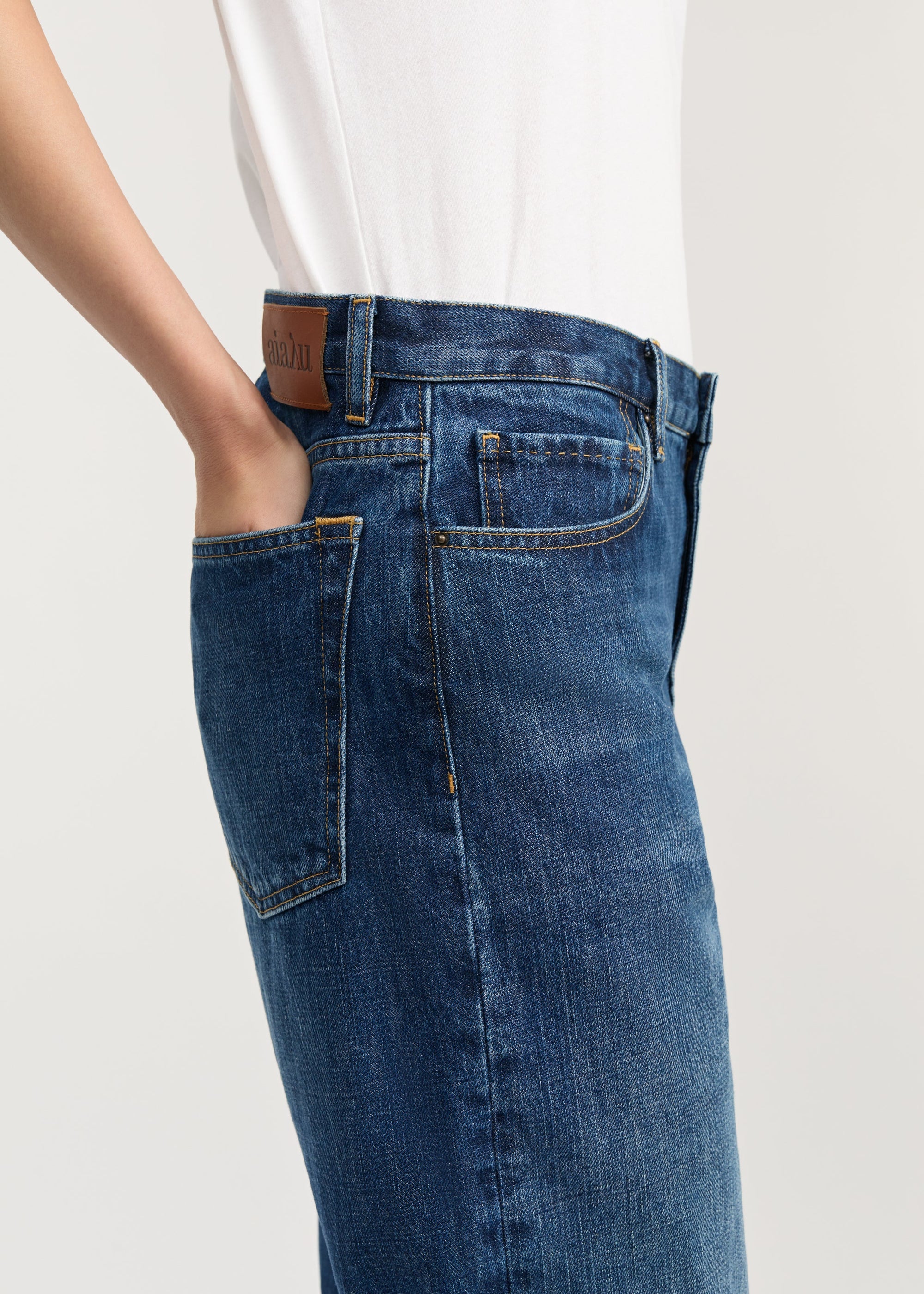 Collin Midwaist Relaxed Jeans 3161, Worn Blue