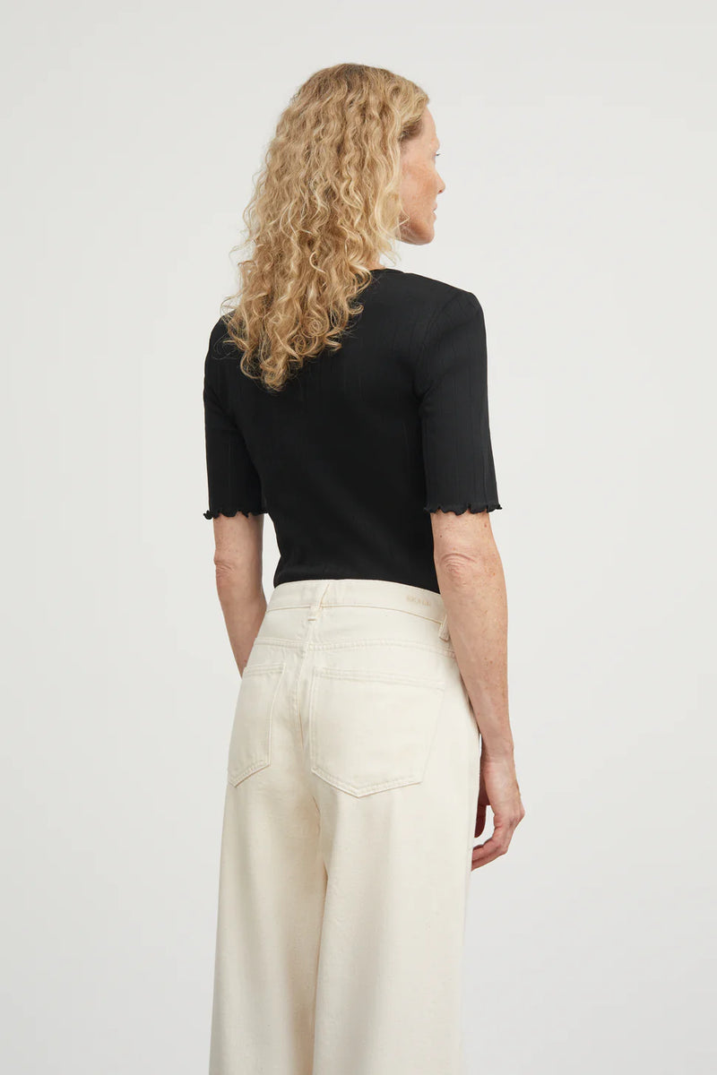 Edie Tee, Black