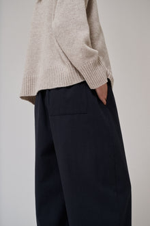 Flora barrel pant, Black