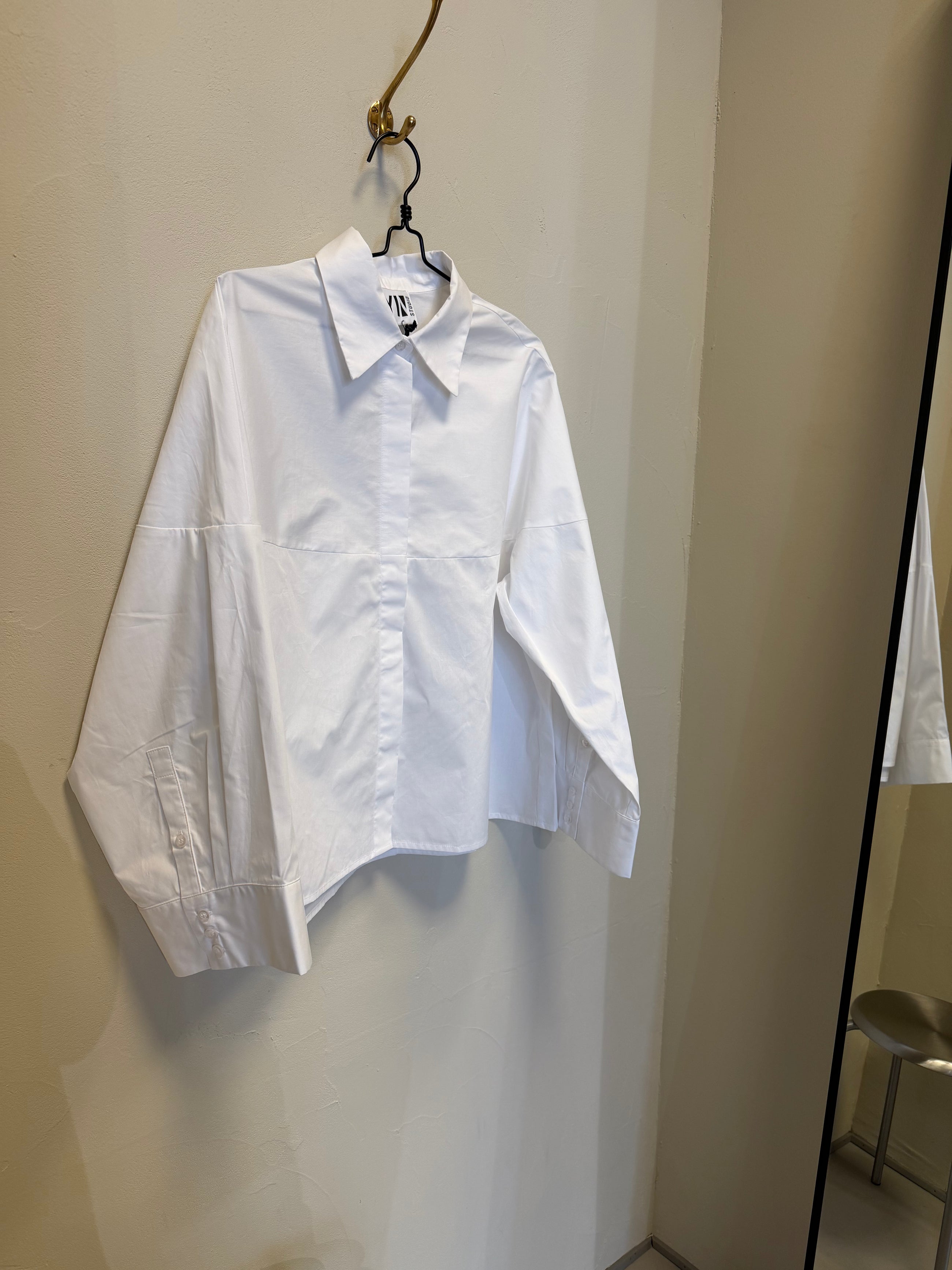 PLUTO shirt, White