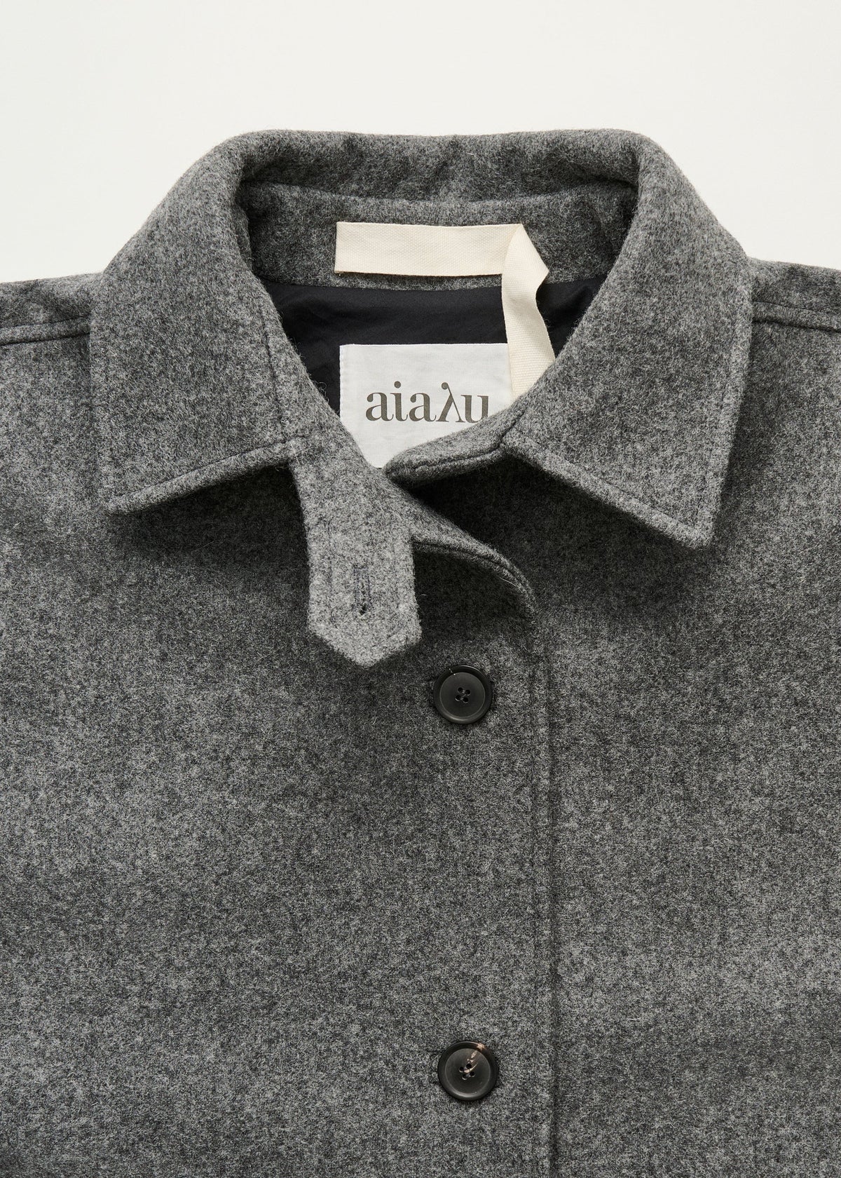 Jo Coat Loden i Pure Grey – krave og knapper