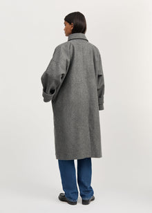 Jo Coat Loden i Pure Grey – set fra siden