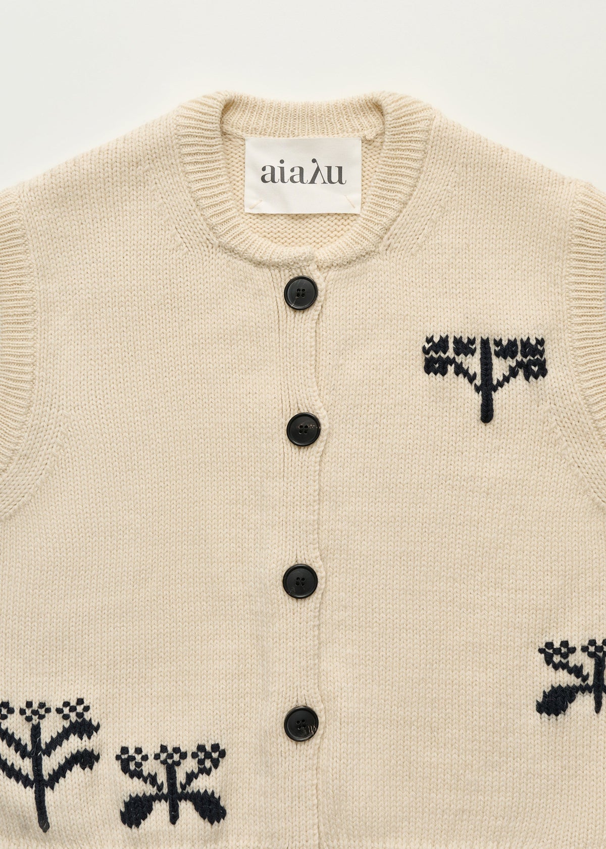 Macha vest i Mix Pure Ecru – håndbroderi
