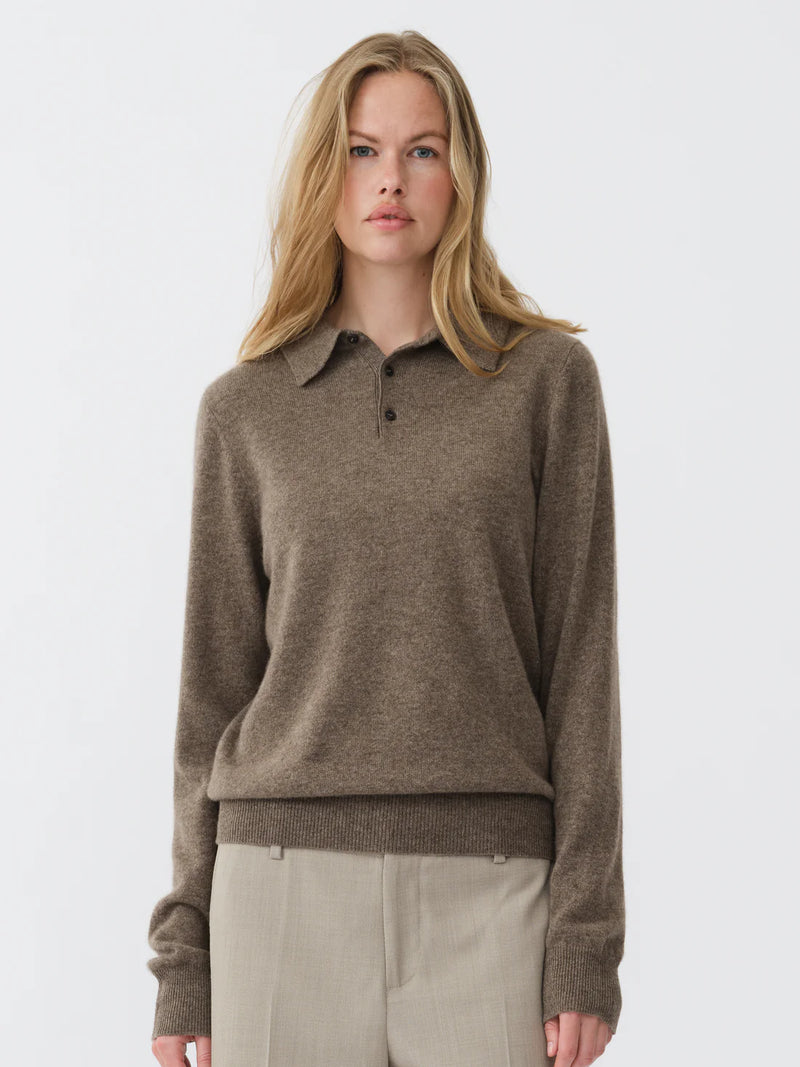Womens Oversized Collar V-Neck, Truffle