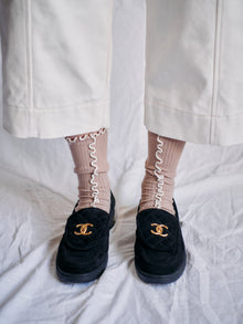Kusama Socks camel på model