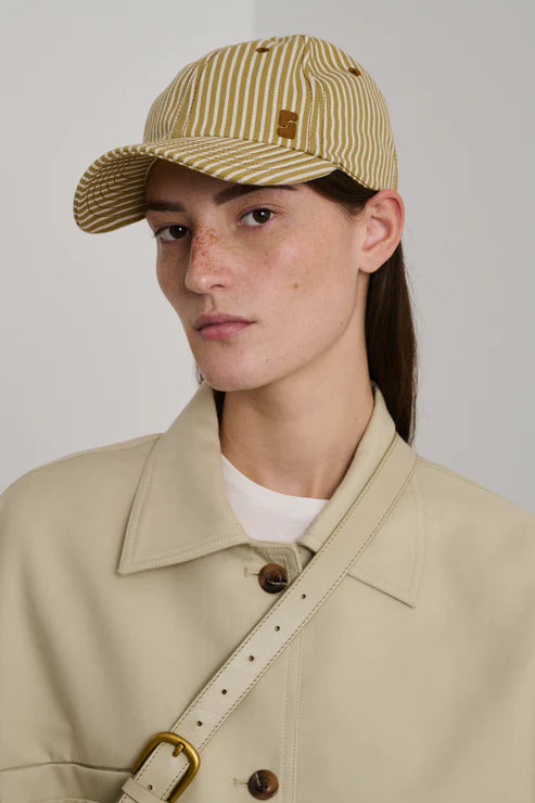 Serena Cap. Beige/Ecru