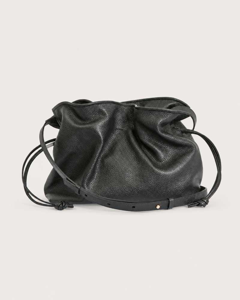 Camilla Grande, Black